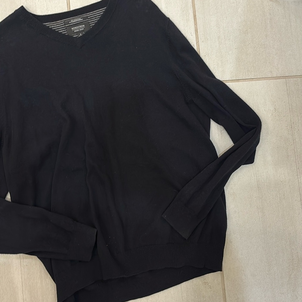 Men’s large black sweater